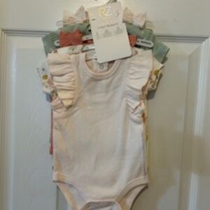 Rachel Zoe - baby 5 pack bodysuits size 3-6m